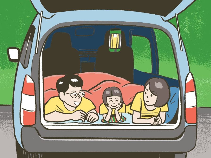 車中泊する親子